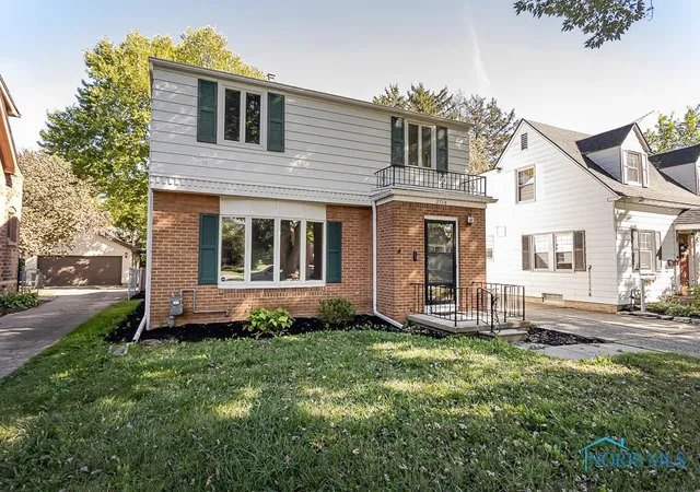 Homes for sale in Toledo, OH | 2716 Powhattan Pkwy, Toledo, OH 43606 | MLS# 6135908