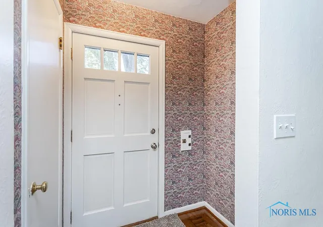Homes for sale in Toledo, OH | 2716 Powhattan Pkwy, Toledo, OH 43606 | MLS# 6135908