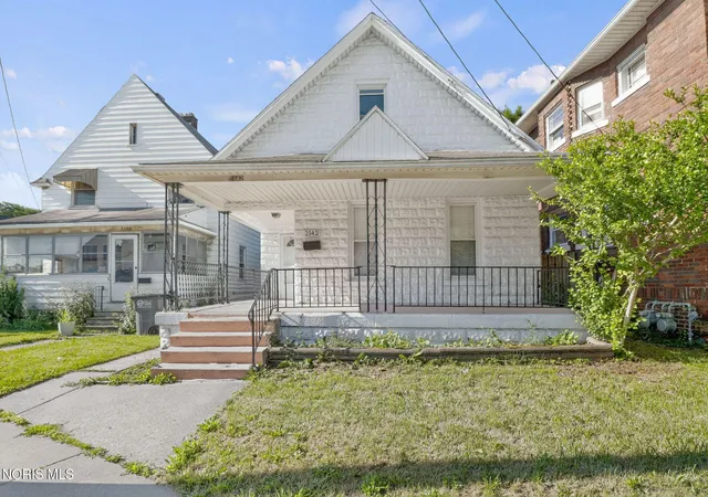 Homes for sale in Toledo, OH | 2142 Consaul St, Toledo, OH 43605 | MLS# 6135919