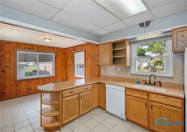 Homes for sale in Toledo, OH | 2902 117Th St, Toledo, OH 43611 | MLS# 6135986
