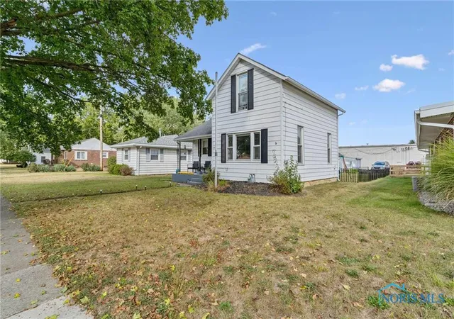 Photo 2 of Single family home for sale at 619 Fishlock Ave, Findlay, OH 45840 | MLS# 6136356 | Listing updated on 2025-10-14