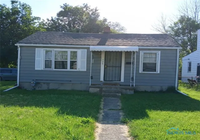 Homes for sale in Toledo, OH | 3405 Beaumont Dr, Toledo, OH 43608 | MLS# 6136301