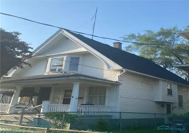 Homes for sale in Toledo, OH | 215 Eastern Ave, Toledo, OH 43609 | MLS# 6136289