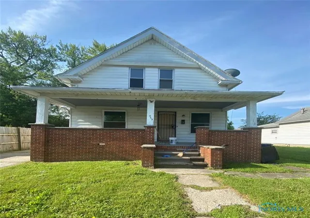 Homes for sale in Toledo, OH | 713 Orchard St, Toledo, OH 43609 | MLS# 6136365