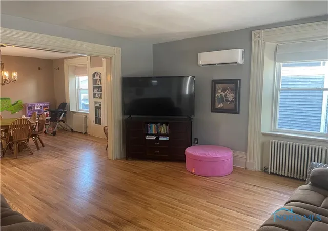 Photo 5 of Single family home for sale at 1006 Washington Ave, Findlay, OH 45840 | MLS# 6136555 | Listing updated on 2025-11-05