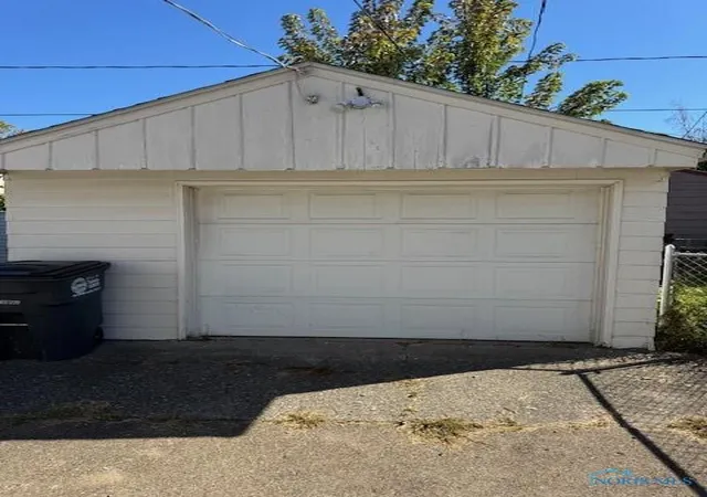 Homes for sale in Toledo, OH | 3250 Brigham St, Toledo, OH 43608 | MLS# 6136583