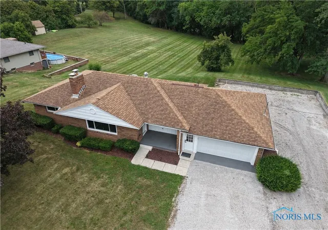 Photo 2 of Single family home for sale at 421 Parklane Dr, Woodville, OH 43469 | MLS# 6136600 | Listing updated on 2025-11-17
