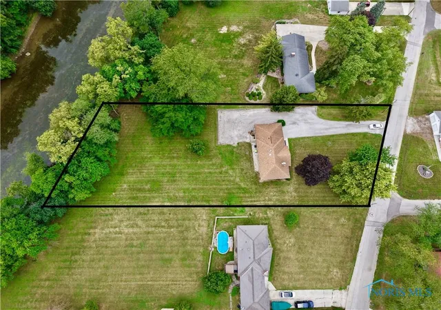 Photo 43 of Single family home for sale at 421 Parklane Dr, Woodville, OH 43469 | MLS# 6136600 | Listing updated on 2025-11-17