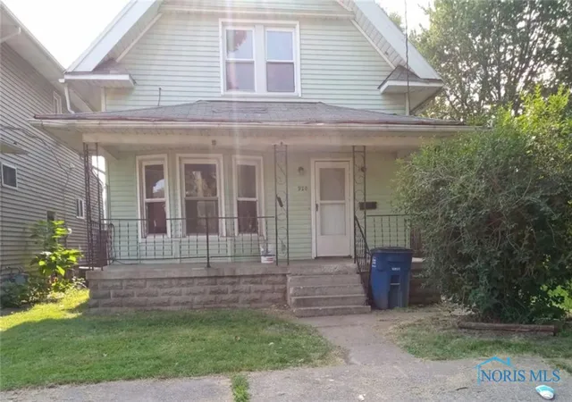 Homes for sale in Toledo, OH | 920 Rogers St, Toledo, OH 43605 | MLS# 6136346