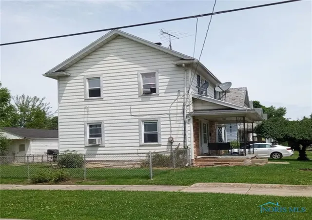 Homes for sale in Toledo, OH | 3353 Chestnut St, Toledo, OH 43608 | MLS# 6136300