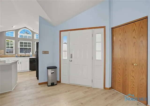 Photo 4 of Single family home for sale at 408 California Ave, Findlay, OH 45840 | MLS# 6136032 | Listing updated on 2025-10-17