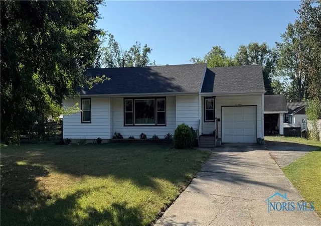 1st image of 1011 Stall Dr, Findlay, OH 45840 | MLS# 6136593