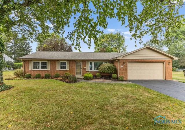 Photo 1 of Single family home for sale at 411 Monticello Dr, Fostoria, OH 44830 | MLS# 6136373 | Listing updated on 2025-10-17