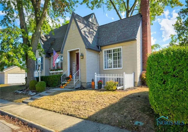 2nd image of 1121 Liberty St, Findlay, OH 45840 | MLS# 6136589