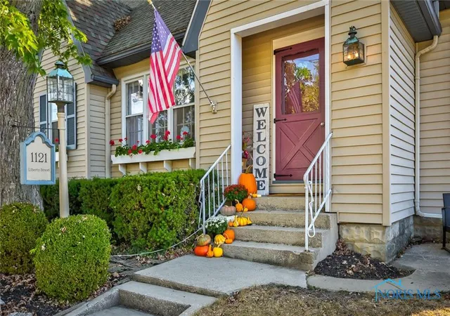 3rd image of 1121 Liberty St, Findlay, OH 45840 | MLS# 6136589