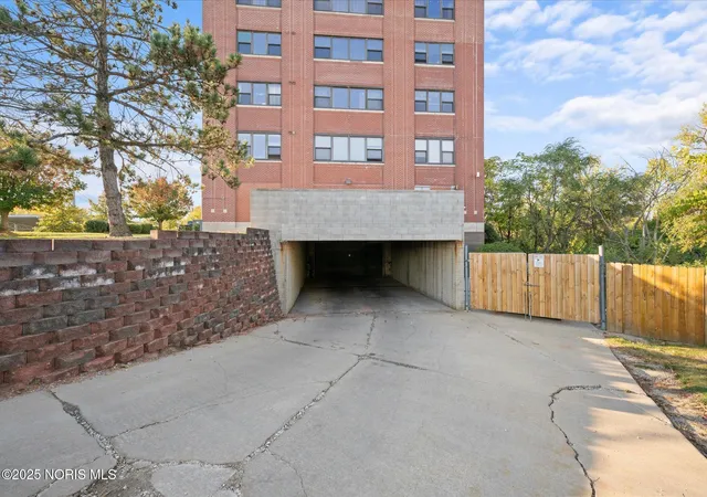 Photo 3 of Condo for sale at 110 Ottawa St, Toledo, OH 43604 | MLS# 6136880 | Listing updated on 2025-12-02