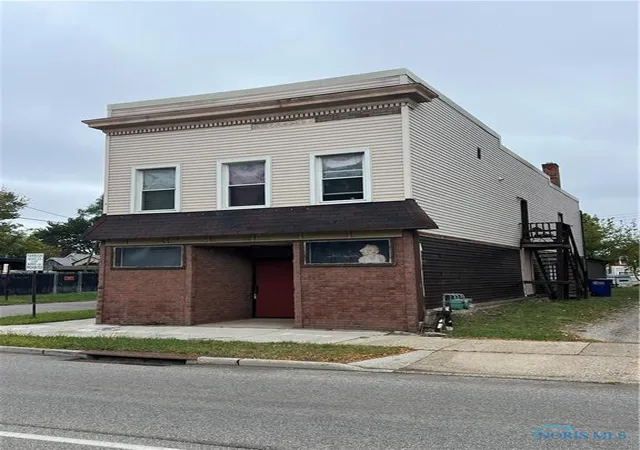 Homes for sale in Toledo, OH | 2052 Front St, Toledo, OH 43605 | MLS# 6136861