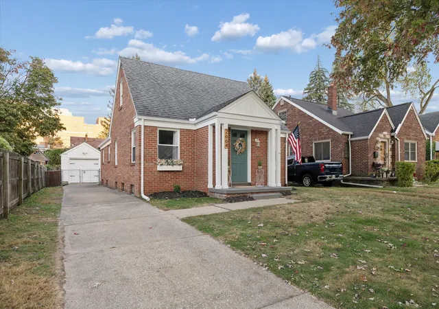 Homes for sale in Toledo, OH | 2664 Northwood Ave, Toledo, OH 43606 | MLS# 10000047