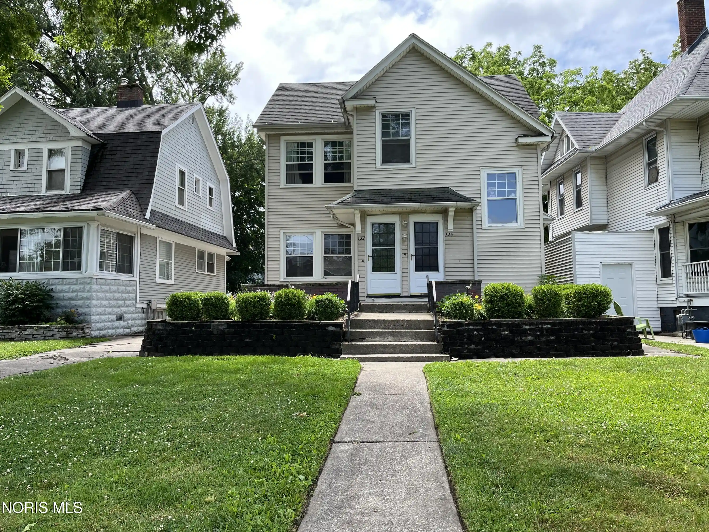 Listing Photo 1 - Condo for sale in 127 University Blvd located at 127 University Blvd, Toledo, OH 43614 - Unit 127 University Blvd