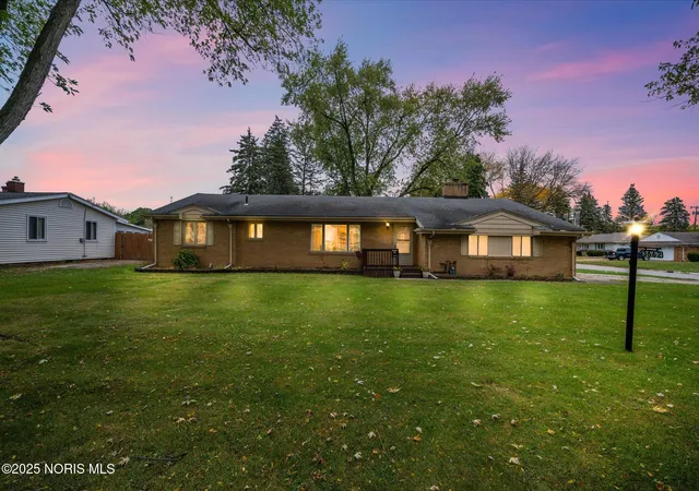 Homes for sale in Toledo, OH | 3662 Perlawn Dr, Toledo, OH 43614 | MLS# 10000179