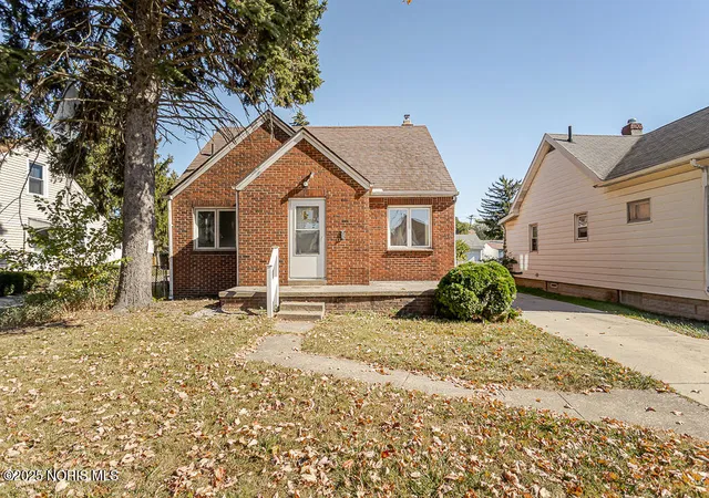 Homes for sale in Toledo, OH | 3610 Dean Ave, Toledo, OH 43608 | MLS# 10000222