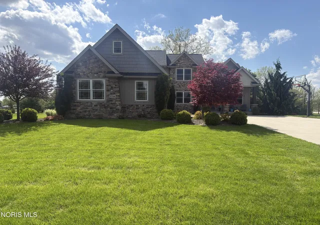 2nd image of 5716 Hamptons Dr, Monclova, OH 43542 | MLS# 10000932