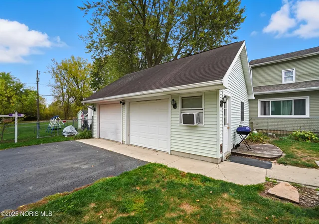 Photo 32 of Single family home for sale at 1301 Fishlock Ave, Findlay, OH 45840 | MLS# 10000276 | Listing updated on 2025-12-02