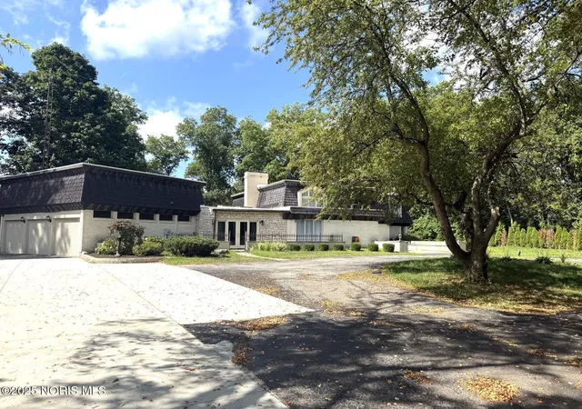 2nd image of 6649 Mill Ridge Rd, Maumee, OH 43537 | MLS# 10000550