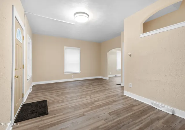 2nd image of 639 Carlton St, Toledo, OH 43609 | MLS# 10000219