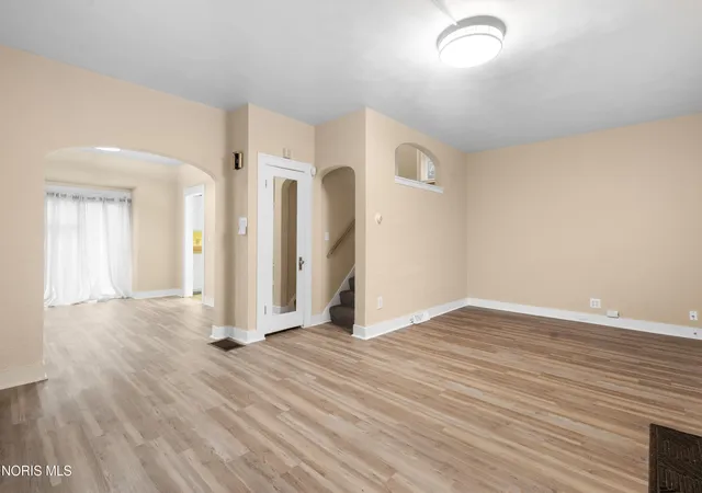 3rd image of 639 Carlton St, Toledo, OH 43609 | MLS# 10000219