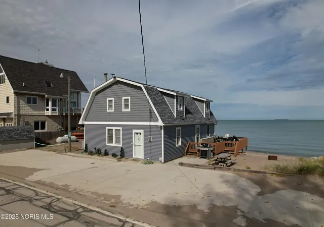 Homes for sale in Oak Harbor, OH | 9881 W Locust Point Rd, Oak Harbor, OH 43449 | MLS# 10000322