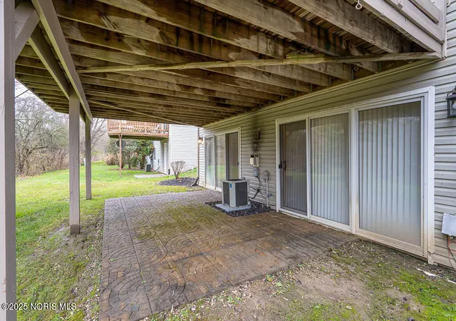Listing Photo 2 - Condo for sale in building located at 746-748 Hilltop Ln, Toledo, OH 43615 - Unit #