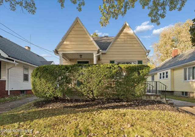 Homes for sale in Toledo, OH | 1044 Hawk St, Toledo, OH 43612 | MLS# 10000438
