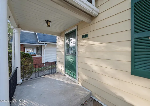 Homes for sale in Toledo, OH | 1044 Hawk St, Toledo, OH 43612 | MLS# 10000438