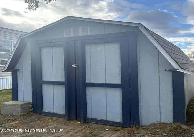 Photo 3 of Manufactured home for sale at 315 Parkview Dr #177, Bowling Green, OH 43402 | MLS# 10000531 | Listing updated on 2025-11-07
