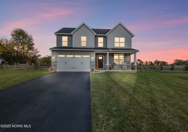 Photo 1 of Single family home for sale at 11037 Bay Trace Dr, Perrysburg, OH 43551 | MLS# 10000546 | Listing updated on 2025-11-19