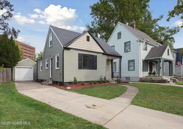 Homes for sale in Toledo, OH | 2736 Northwood Ave, Toledo, OH 43606 | MLS# 10000548