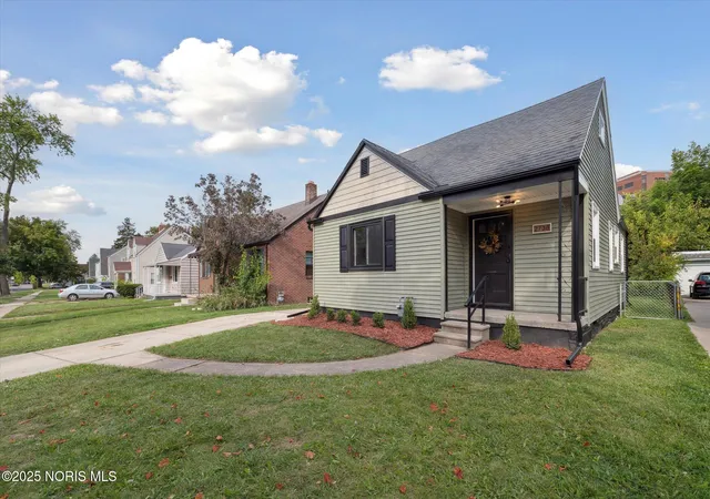 Homes for sale in Toledo, OH | 2736 Northwood Ave, Toledo, OH 43606 | MLS# 10000548