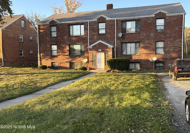 Homes for sale in Toledo, OH | 1364 N Cove Blvd, Toledo, OH 43606 | MLS# 10000899