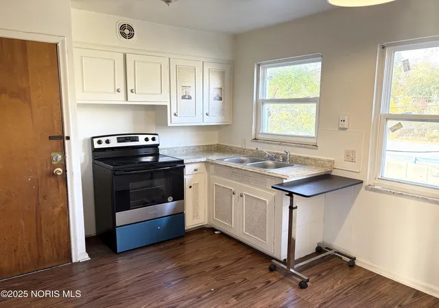 Homes for sale in Toledo, OH | 1364 N Cove Blvd, Toledo, OH 43606 | MLS# 10000899