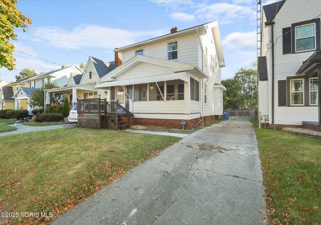 Photo 3 of Single family home for sale at 3640 Revere Dr, Toledo, OH 43612 | MLS# 10000748 | Listing updated on 2025-12-23