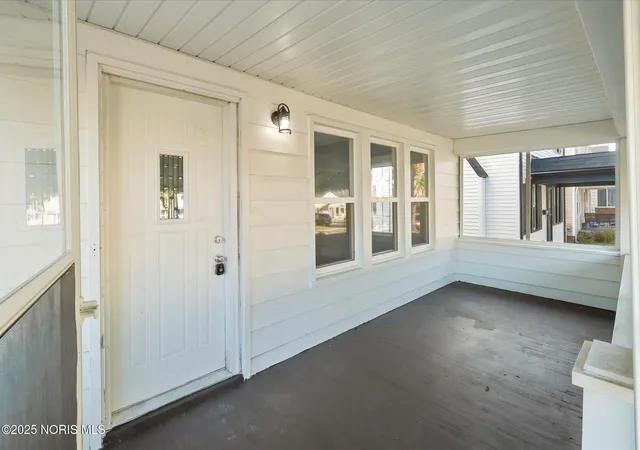 Photo 3 of Single family home for sale at 3640 Revere Dr, Toledo, OH 43612 | MLS# 10000748 | Listing updated on 2025-12-23