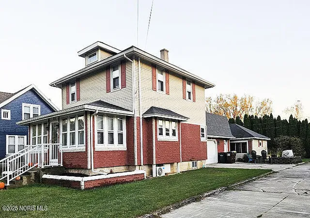 Photo 1 of Single family home for sale at 415 Fort Findlay Rd, Woodville, OH 43469 | MLS# 10000702 | Listing updated on 2025-12-02