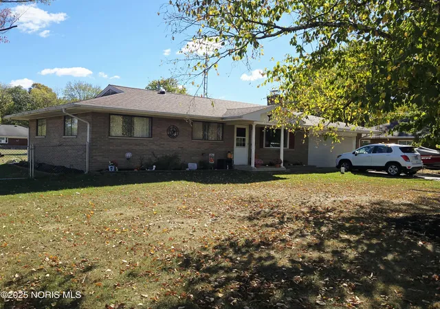 Photo 2 of Single family home for sale at 1615 N Thyre Dr, Genoa, OH 43430 | MLS# 10000734 | Listing updated on 2026-02-16
