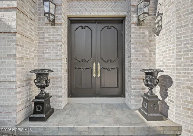 Photo 2 of Single family home for sale at 3555 Hl River Dr, Toledo, OH 43615 | MLS# 10000853 | Listing updated on 2025-12-23
