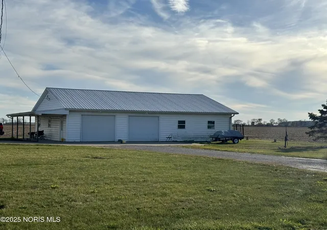 Photo 2 of Single family home for sale at 1381 County Road 5, Deshler, OH 43516 | MLS# 10000865 | Listing updated on 2026-01-09