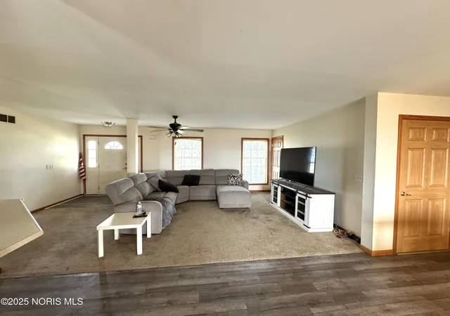 Photo 4 of Single family home for sale at 1381 County Road 5, Deshler, OH 43516 | MLS# 10000865 | Listing updated on 2026-01-09
