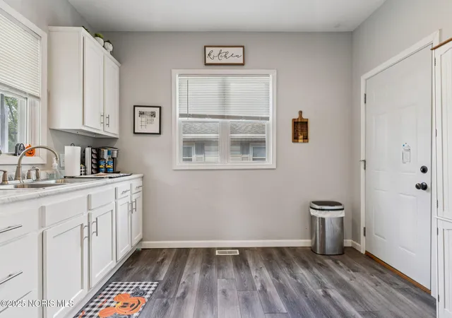 Photo 5 of Single Family Residence at 619 Fishlock Ave, Findlay, OH 45840 | MLS# 10000832 |  | Sold on 2025-12-24