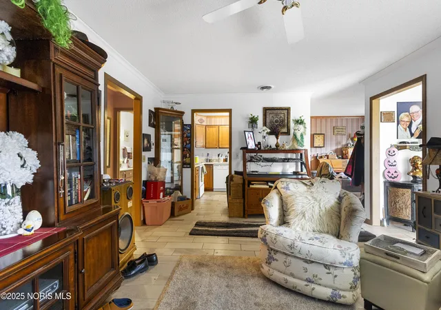 Photo 3 of Single family home for sale at 1001 Decker Ave, Findlay, OH 45840 | MLS# 10000859 | Listing updated on 2025-12-23