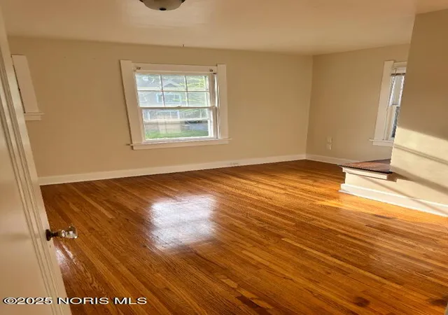 Homes for sale in Toledo, OH | 4014 Wetzler Rd, Toledo, OH 43612 | MLS# 10000868